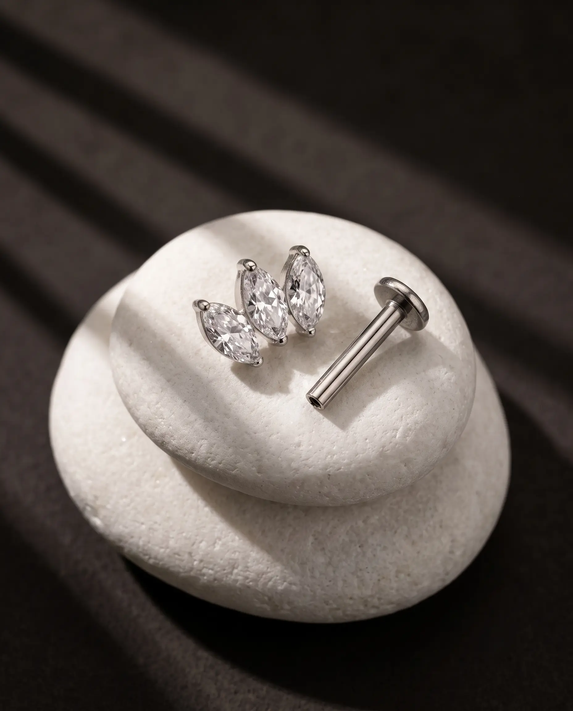 ASTM F-136 implant sınıfı titanyum labret piercing takısı