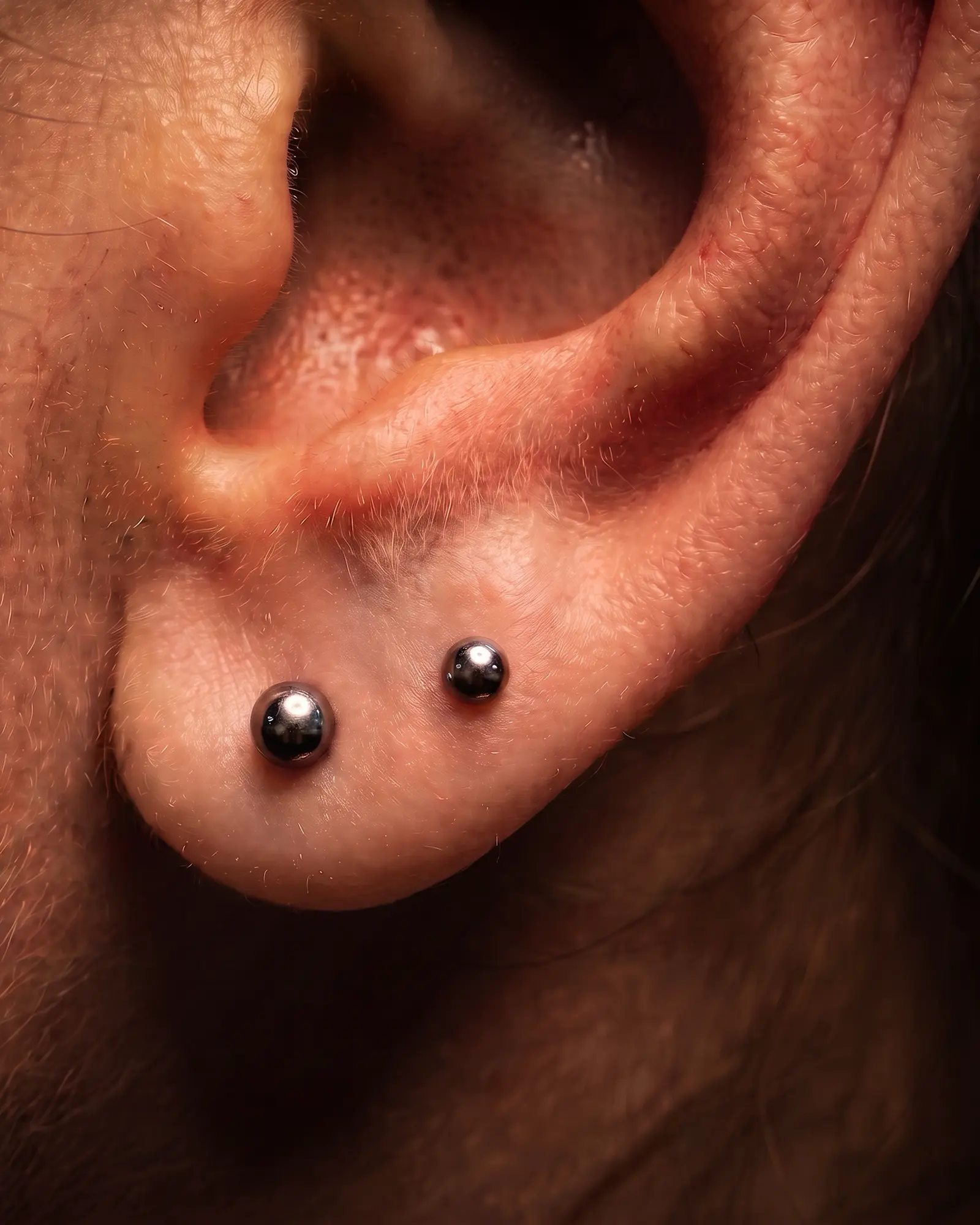 Lobe piercing stüdyo çalışması, kulak memesi