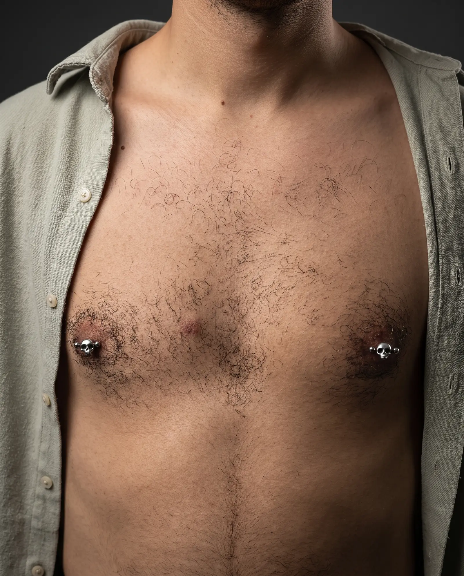 Çift nipple piercing stüdyo çalışması