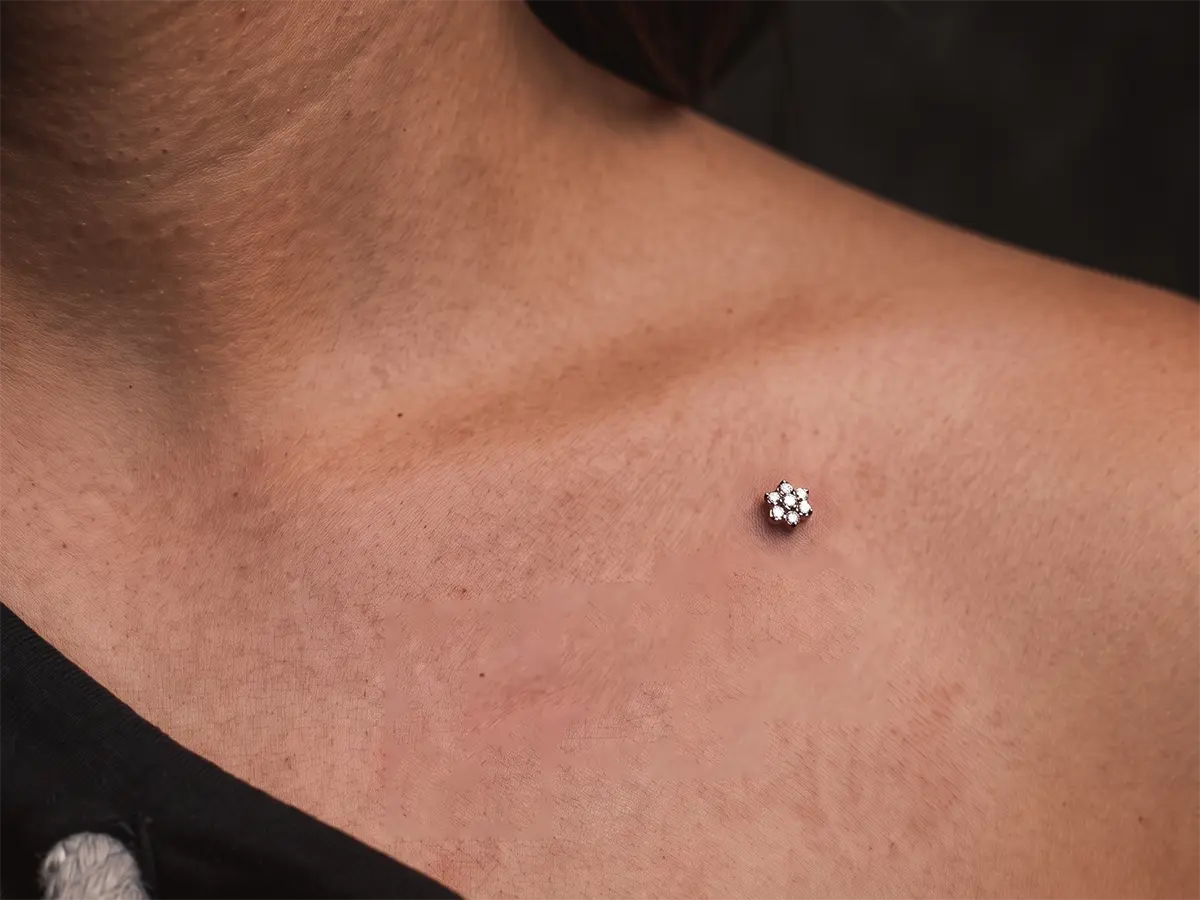 Dermal piercing üst parça seçenekleri