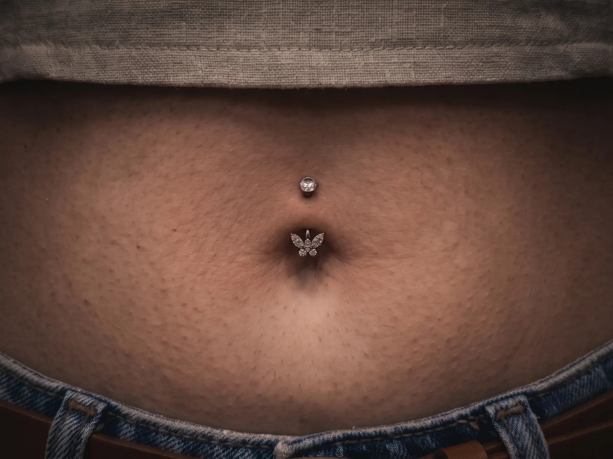 Taşlı Navel Piercing
